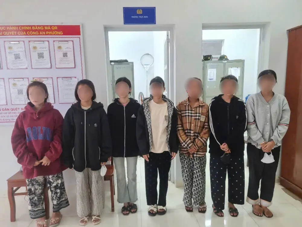 Nhóm 7 thiếu nữ tham gia đánh, chích điện một thiếu nữ khác tại cơ quan công an z6664890814949_be3ee7d102535e0cb7bd24545c0d04c2.jpg