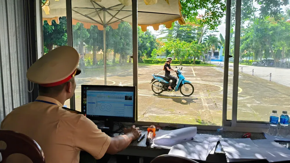 Thí sinh tham gia phần thi thực hành gt3.jpg