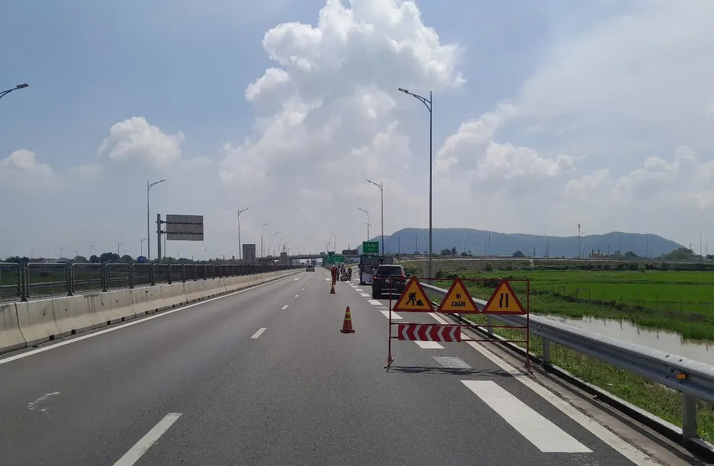 Điểu chỉnh vạch kẻ đường lối ra nút giao Ma Lâm theo phản ánh của người dân z6713251038405_82eb05eee44c62309c061833d9c8b65a.jpg