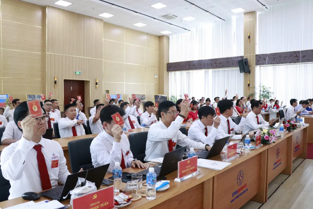 Đảng bộ Công ty Nhiệt điện Vĩnh Tân hiện có 3 chi bộ trực thuộc với tổng số 53 đảng viên 1.png