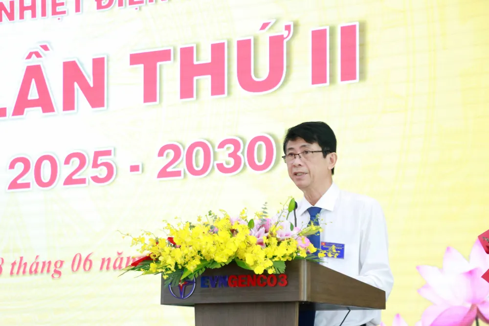 Đồng chí Nguyễn Thành Siêng, Phó Bí thư Thường trực Huyện ủy Tuy Phong đã ghi nhận, đánh giá cao những kết quả nổi bật của Đảng bộ Công ty Nhiệt điện Vĩnh Tân 3.jpg