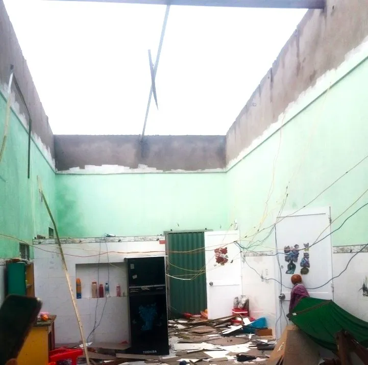 Nhiều căn nhà bị tốc mái, chỉ còn trơ trọi 4 bức tường z6793137390907_dafe9e74b4bc32ddd7cf53df64a973b2.jpg