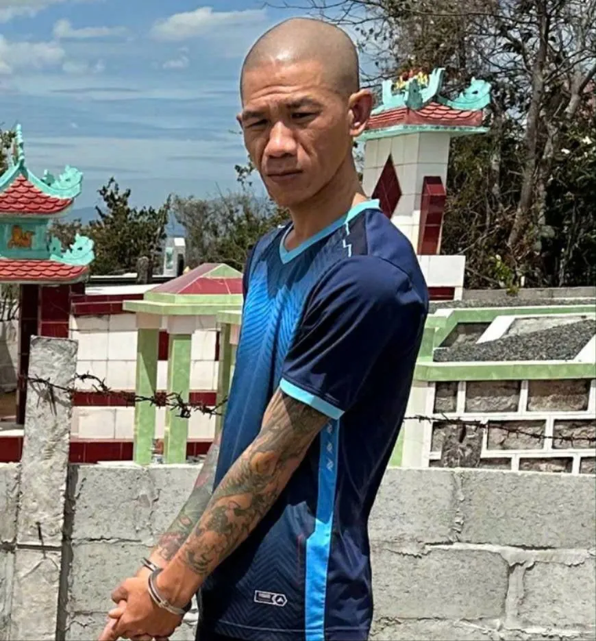 Bị can Ung Ngọc Ẩn (sinh năm 1992, ngụ phường Hàm Thắng, tỉnh Lâm Đồng) trontrai.jpg