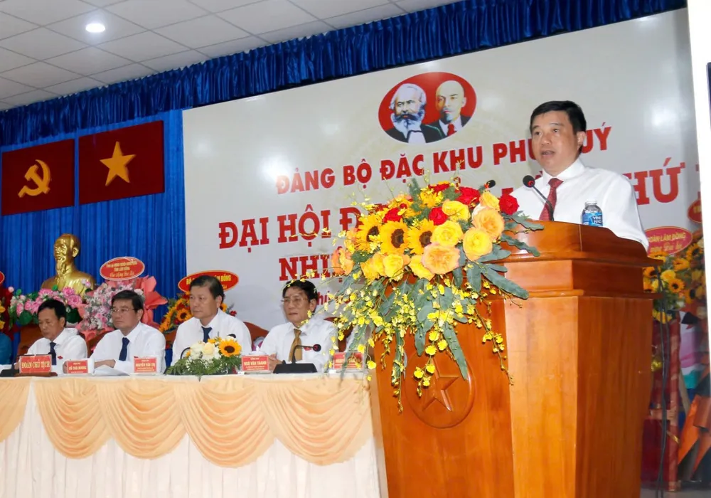 Bí thư Tỉnh ủy Lâm Đồng Y Thanh Hà Niê Kđăm phát biểu chỉ đạo tại Đại hội Đại biểu Đảng bộ đặc khu Phú Quý lần thứ I, nhiệm kỳ 2025 – 2030 d1.jpg