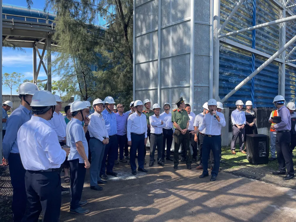 Đoàn Giám sát của Quốc hội giám sát về bảo vệ môi trường tại Trung tâm Điện lực Vĩnh Tân qh1.jpg