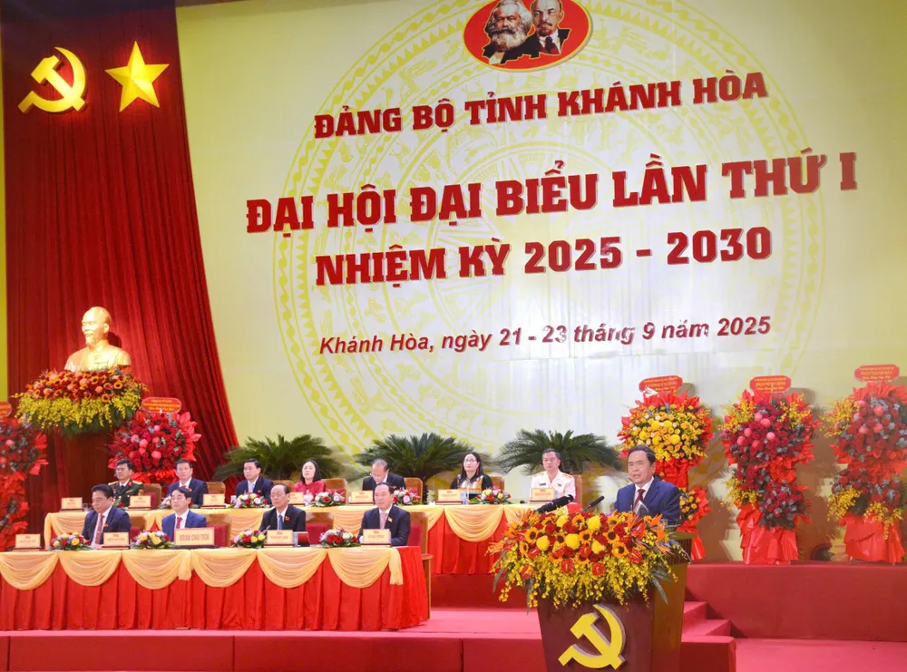 Chủ tịch Quốc hội Trần Thanh Mẫn gợi mở 6 nhóm nhiệm vụ trọng tâm để tỉnh Khánh Hòa thực hiện trong thời gian tới z7037187285240_6f10181d0f49dbd7fb2eafd735bba2b1.jpg