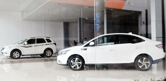 An auto shop in HCMC on June 12 (Photo: SGGP)