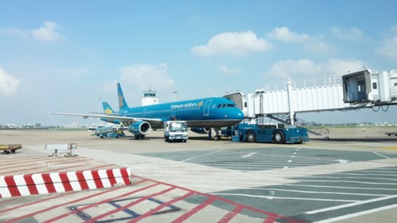 A Vietnam Airlines aircraft at the apron of Tan San Nhat International Airport, HCMC (Photo: SGGP)