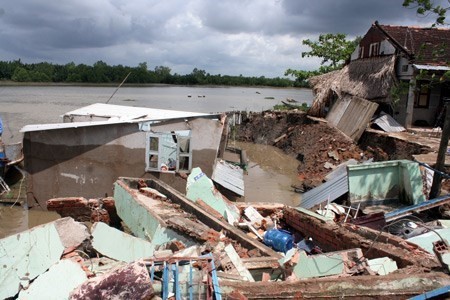 A landslide in Nha Be District (Photo: SGGP)