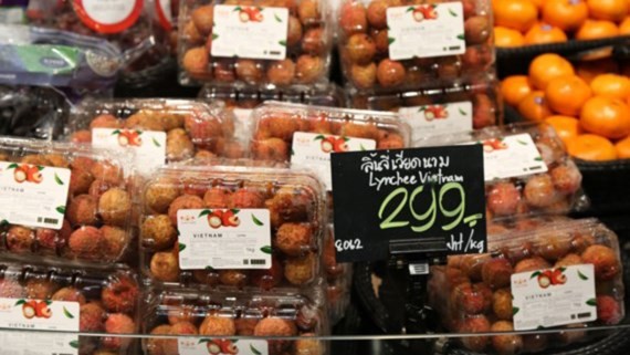 Litchi shelved at Thai Tops market