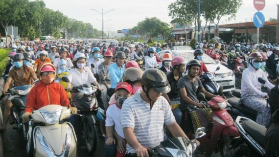 Truong Chinh, one of streets which HCMC has proposed the Ministry of Transport to open entrances to Tan Son Nhat Airport (Photo: SGGP)