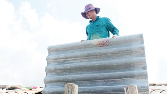 The price of construction materials has increased in Ha Tinh province after Typhoon Doksuri (Photo: SGGP)