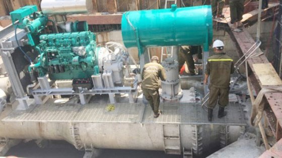 Anti-flooding pumps in Nguyen Huu Canh street (Photo: SGGP)