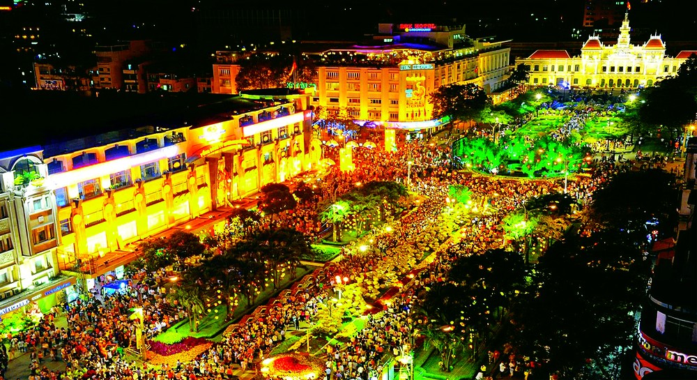 Nguyen Hue walking street in downtown HCMC (Photo: SGGP)