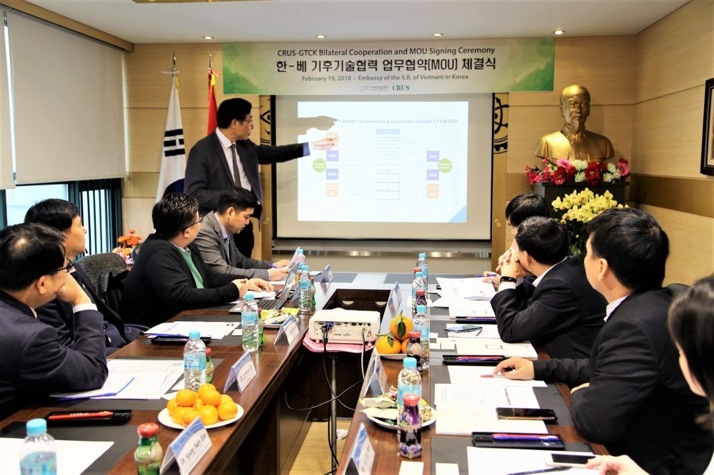 Discussion during the GTC-K & CRUS MoU Signing Ceremony at the Embassy of the Socialist Republic of Vietnam to the Republic of Korea in Seoul (Photo: GTC-K)