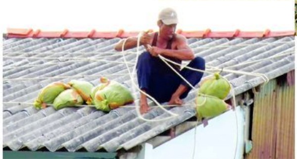 Southern Vietnam braces for typhoon Usagi ảnh 2