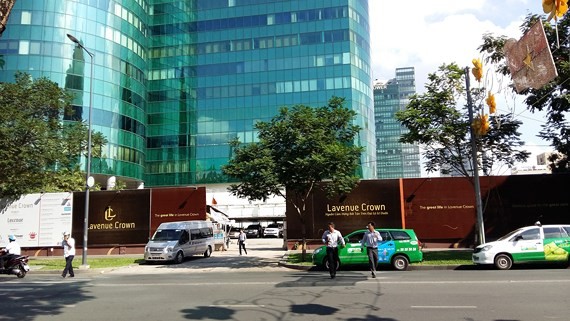 HCMC has officially issued a decision to reclaim nearly 4,900 square meters of "golden land" in Le Duan street, downtown HCMC (Photo: SGGP)