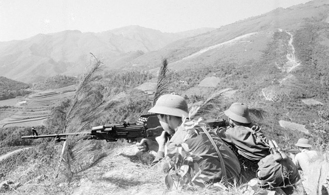 It is the courage and resolve of soldiers of the Vietnam People’s Army that contributed to the victory of the northern border defence war in Vietnam 40 years ago (February 17), said Russian Major General Viktor Demyanenko. (Photo: VNA)
