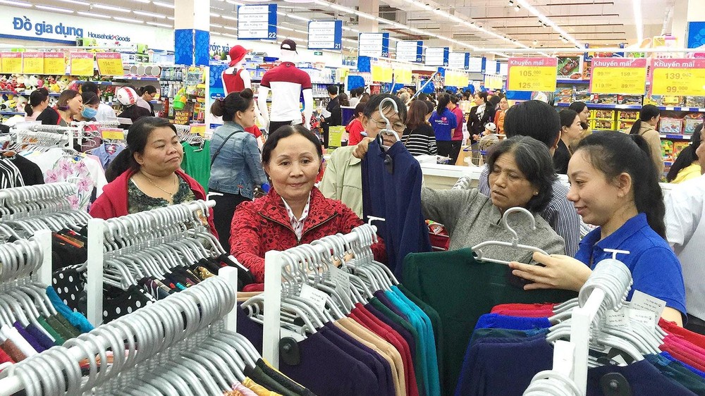 At a supermarket in HCMC (Illustrative photo: SGGP)