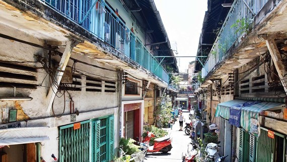 43 Binh Tay apartment building belongs to dangerous group in urgent need of removal (Photo: SGGP)