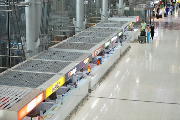 The deserted scene at Suvarnabhumi airport in Bangkokon March 16 amid the spread of COVID-19 (Photo: Xinhua/VNA)