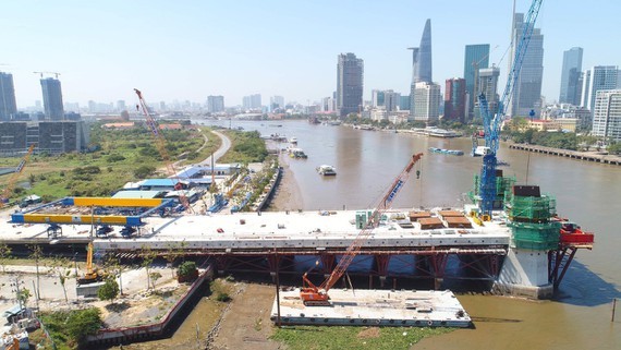 The construction site of Thu Thiem 2 Bridge in HCMC (Photo: SGGP)