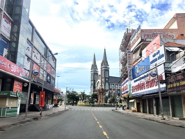 HCMC, southern region lockdown extended by two weeks amid soaring Covid-19 cases ảnh 1