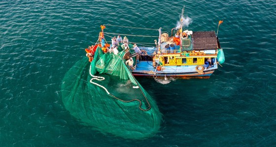 Vietnamese gov’t and local authorities in 2023 are working to combat illegal, unreported and unregulated (IUU) fishing activities in efforts to revoke the ‘yellow card’ given by the European Commission (EC) (Photo: SGGP) Vietnamese gov’t and local authorities in 2023 are working to combat illegal, unreported and unregulated (IUU) fishing activities in efforts to revoke the ‘yellow card’ given by the European Commission (EC) (Photo: SGGP)