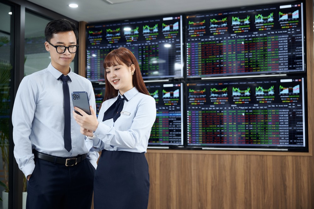 The Vietnamese stock market has strongly developed. (Photo: SGGP/Minh Huy) H1a.jpg