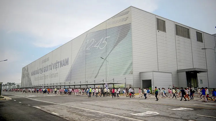 Nhà máy Samsung Việt Nam liên tục mở rộng sản xuất, cho thấy sức hút mạnh mẽ của môi trường đầu tư Việt Nam. Ảnh: QUANG PHÚC Nhà máy Samsung Việt Nam liên tục mở rộng sản xuất, cho thấy sức hút mạnh mẽ của môi trường đầu tư Việt Nam. Ảnh: QUANG PHÚC