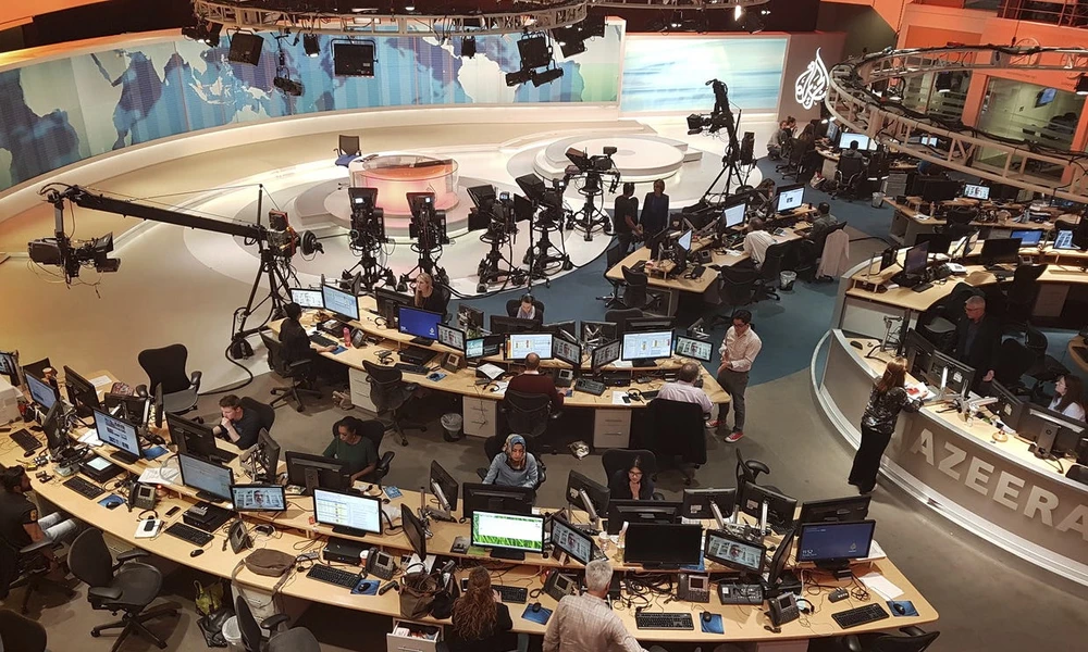 Trong đài truyền hình Al-Jazeera ở Doha, Qatar. Ảnh: AP