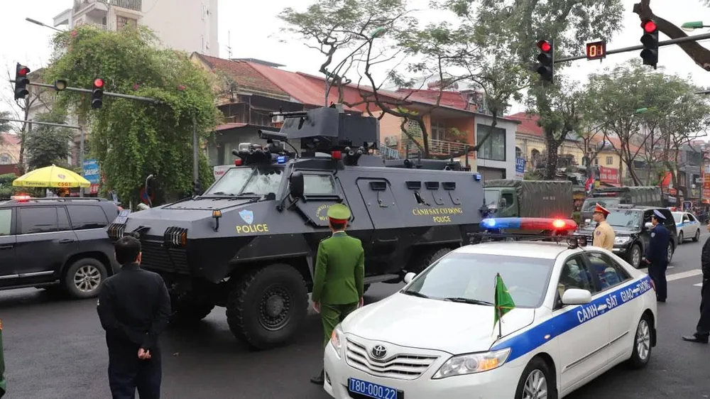 Đoàn xe ông Kim Jong-un tới Hà Nội ảnh 9