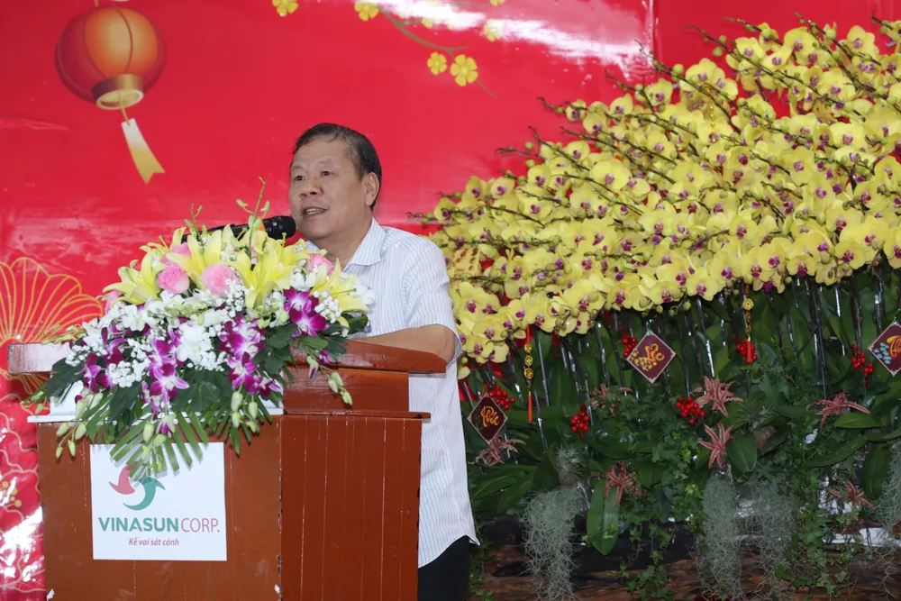 Ông Trần Anh Minh - Phó Tổng Giám đốc Tài Chính báo cáo kết quả kinh doanh năm 2022 Ông Trần Anh Minh - Phó Tổng Giám đốc Tài Chính báo cáo kết quả kinh doanh năm 2022