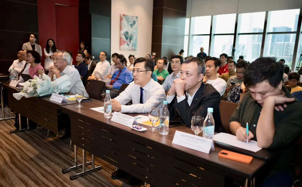 Đại diện các cơ quan quản lý nhà nước, hiệp hội... tham dự lễ ra mắt công ty Đại diện các cơ quan quản lý nhà nước, hiệp hội... tham dự lễ ra mắt công ty