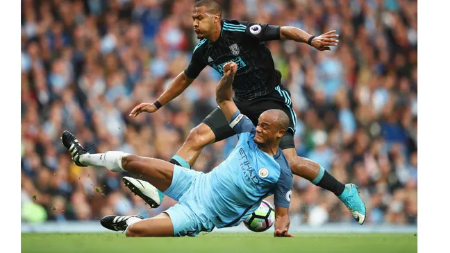 Vincent Kompany bình phục ngay lập tức Man.City thắng như chẻ tre, cũng đồng thời khẳng định trung vệ là vị trí cần bổ sung nhất