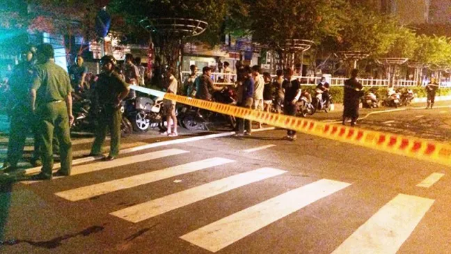 Cháy kinh hoàng tại kho chứa hàng gần Cảng Sài Gòn ở quận 4 ảnh 3