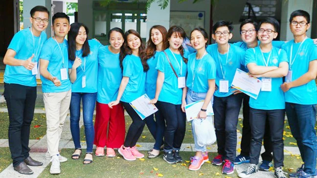 Bùi Minh Quân cùng các thành viên rèn luyện các kỹ năng