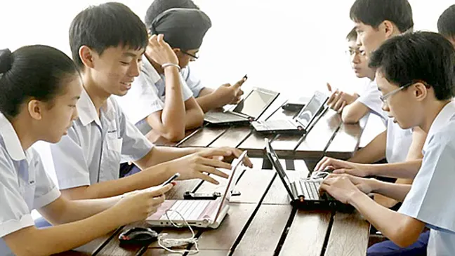 Singapore với phần mềm tự học toàn quốc