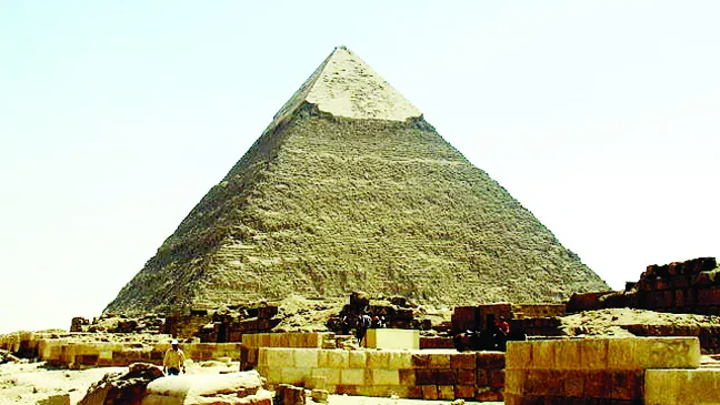 Căn hầm khổng lồ trong lòng kim tự tháp Khufu