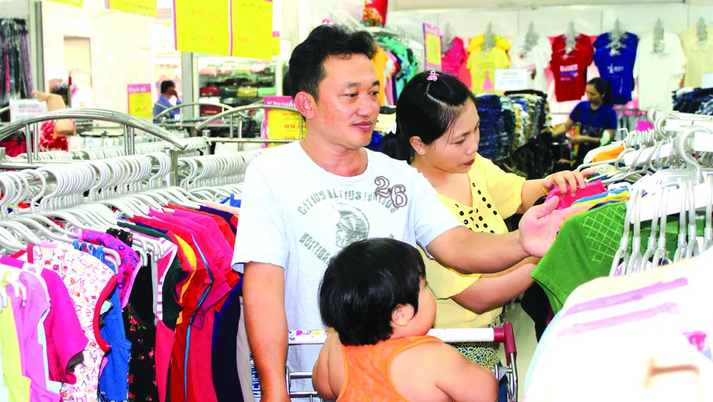 Bắt đầu giảm giá hàng hóa tết trên cả nước ảnh 3 Bắt đầu giảm giá hàng hóa tết trên cả nước ảnh 3