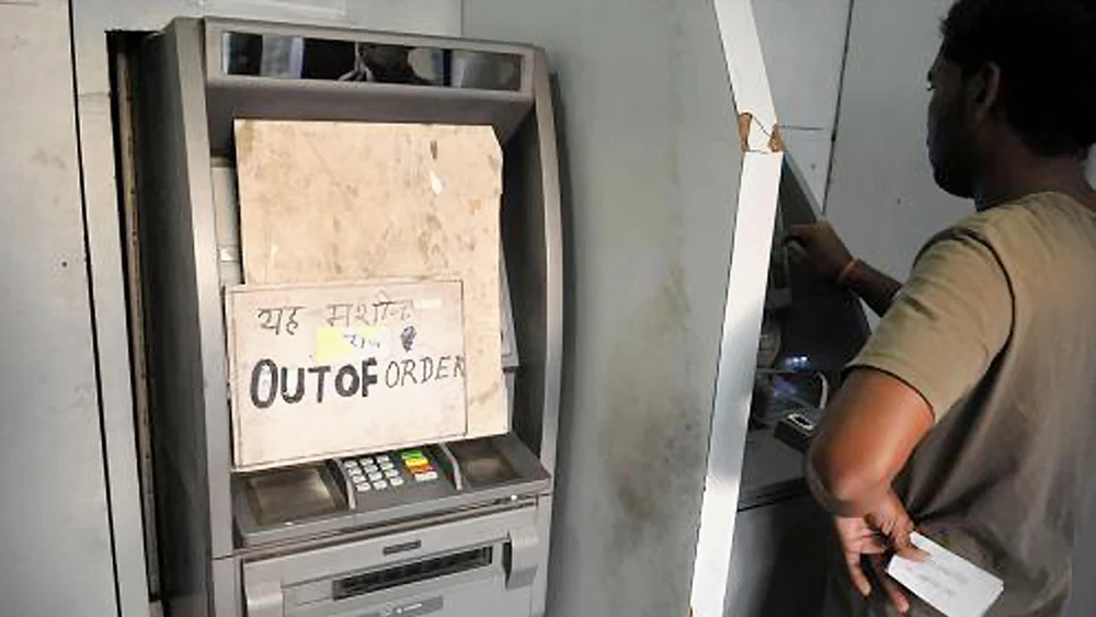 Một máy ATM của Ngân hàng Nhà nước ở thành phố Gurgaon, bang Haryana ngưng hoạt động