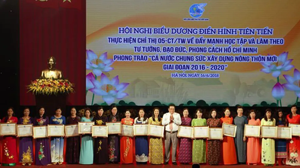 Biểu dương 150 điển hình phụ nữ tiên tiến