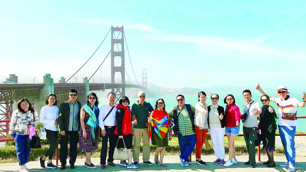 Đoàn khách TST tourist tham quan và mua sắm tại Hoa Kỳ