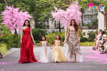 Chiêm ngưỡng sàn diễn thời trang đẹp như cổ tích ảnh 1 Chiêm ngưỡng sàn diễn thời trang đẹp như cổ tích ảnh 1