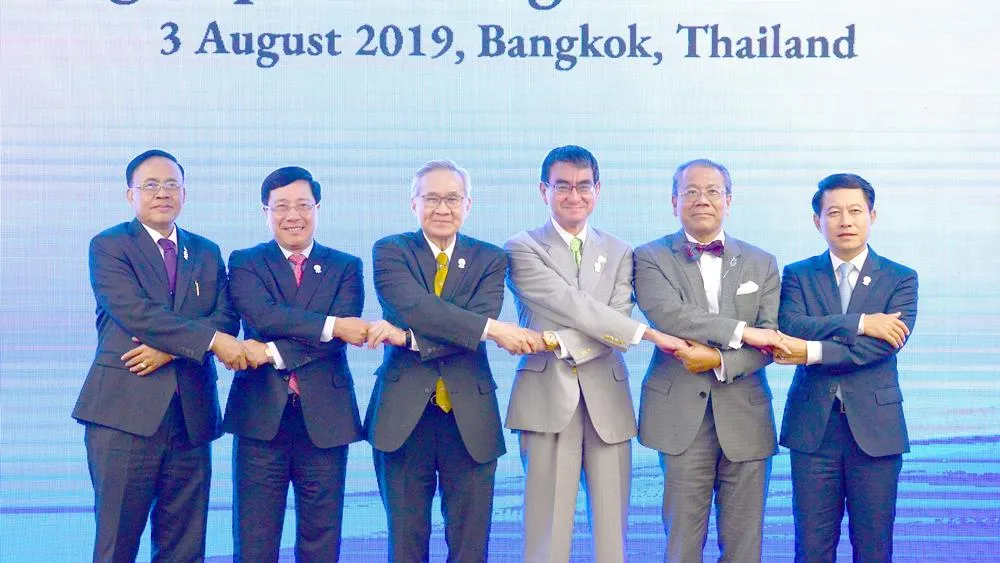 Phó Thủ tướng, Bộ trưởng Ngoại giao Phạm Bình Minh (thứ hai, từ trái sang) và các Bộ trưởng Ngoại giao dự hội nghị. Ảnh: TTXVN