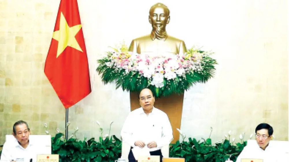 Thủ tướng Nguyễn Xuân Phúc chủ trì Phiên họp Chính phủ chuyên đề xây dựng pháp luật. Ảnh: TTXVN