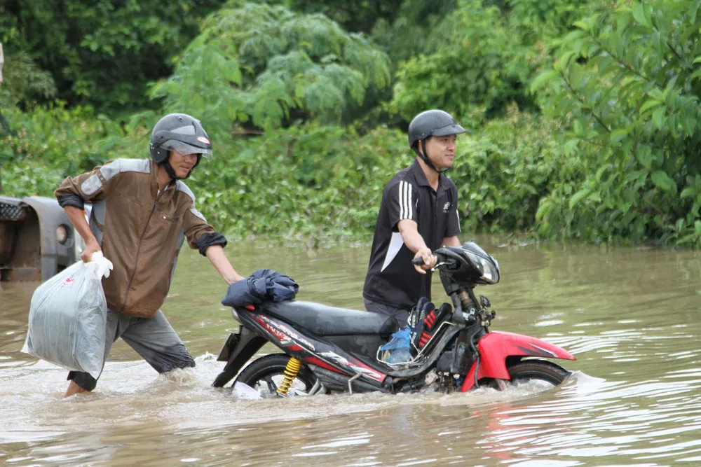 Mưa lớn, 30.000 hộ dân ở Đắk Lắk đang bị cô lập ảnh 4 Mưa lớn, 30.000 hộ dân ở Đắk Lắk đang bị cô lập ảnh 4