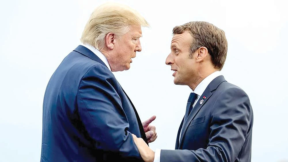 Tổng thống Mỹ Donald Trump (trái) và Tổng thống nước chủ nhà Pháp Emmanuel Macron tại Hội nghị Thượng đỉnh G7