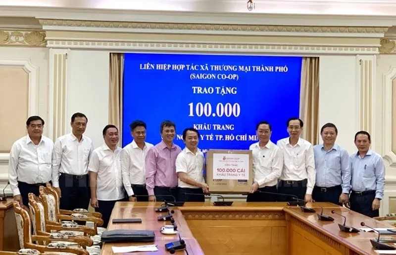 Saigon Co.op tặng 100.000 khẩu trang y tế cho TPHCM ảnh 1 Saigon Co.op tặng 100.000 khẩu trang y tế cho TPHCM ảnh 1