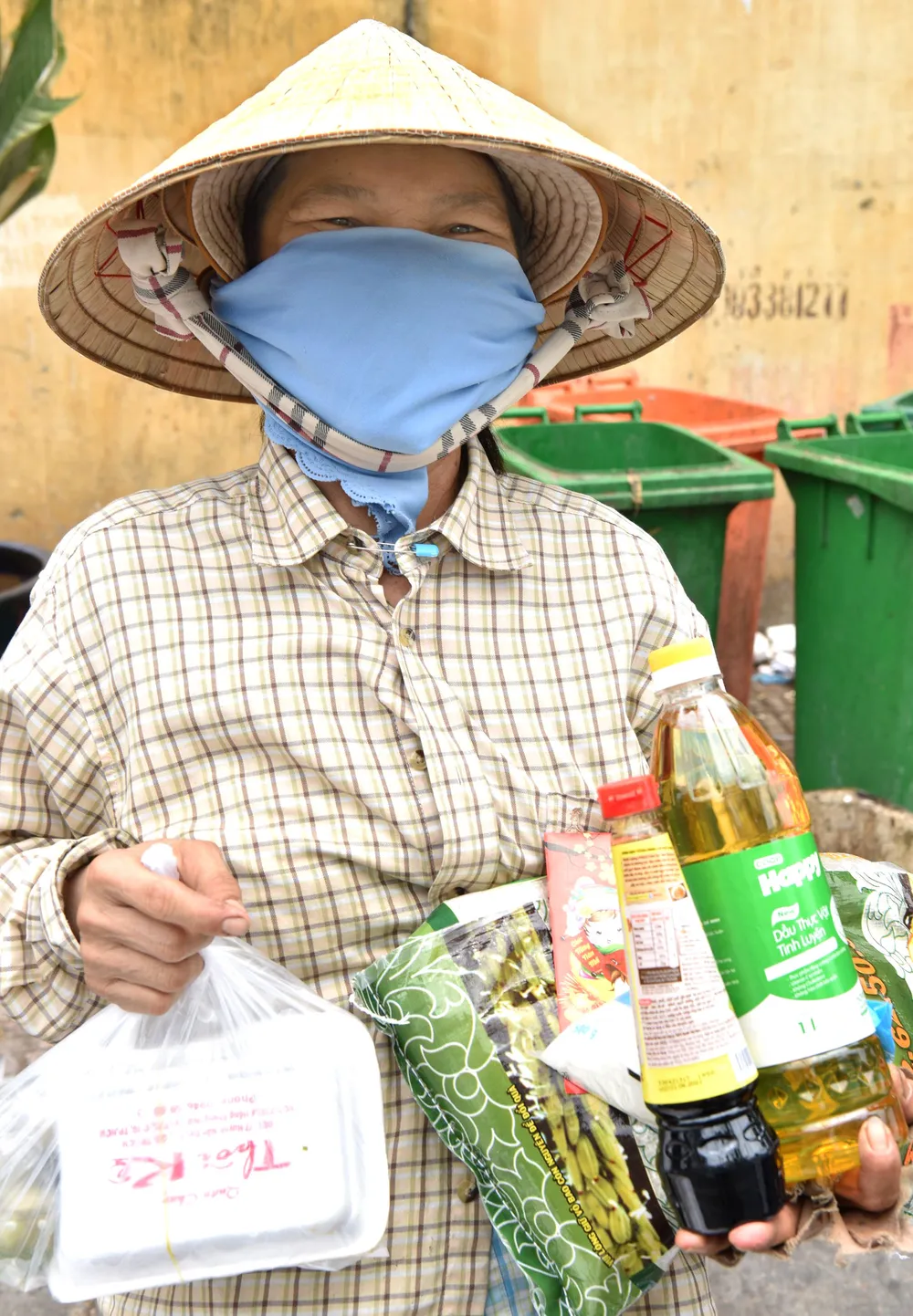 Tình người thành phố mang tên Bác ảnh 3